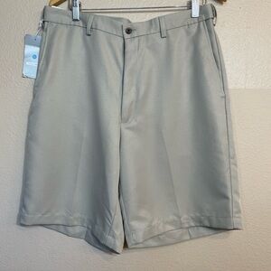 Men's Haggar  khaki Shorts size 34 nwt